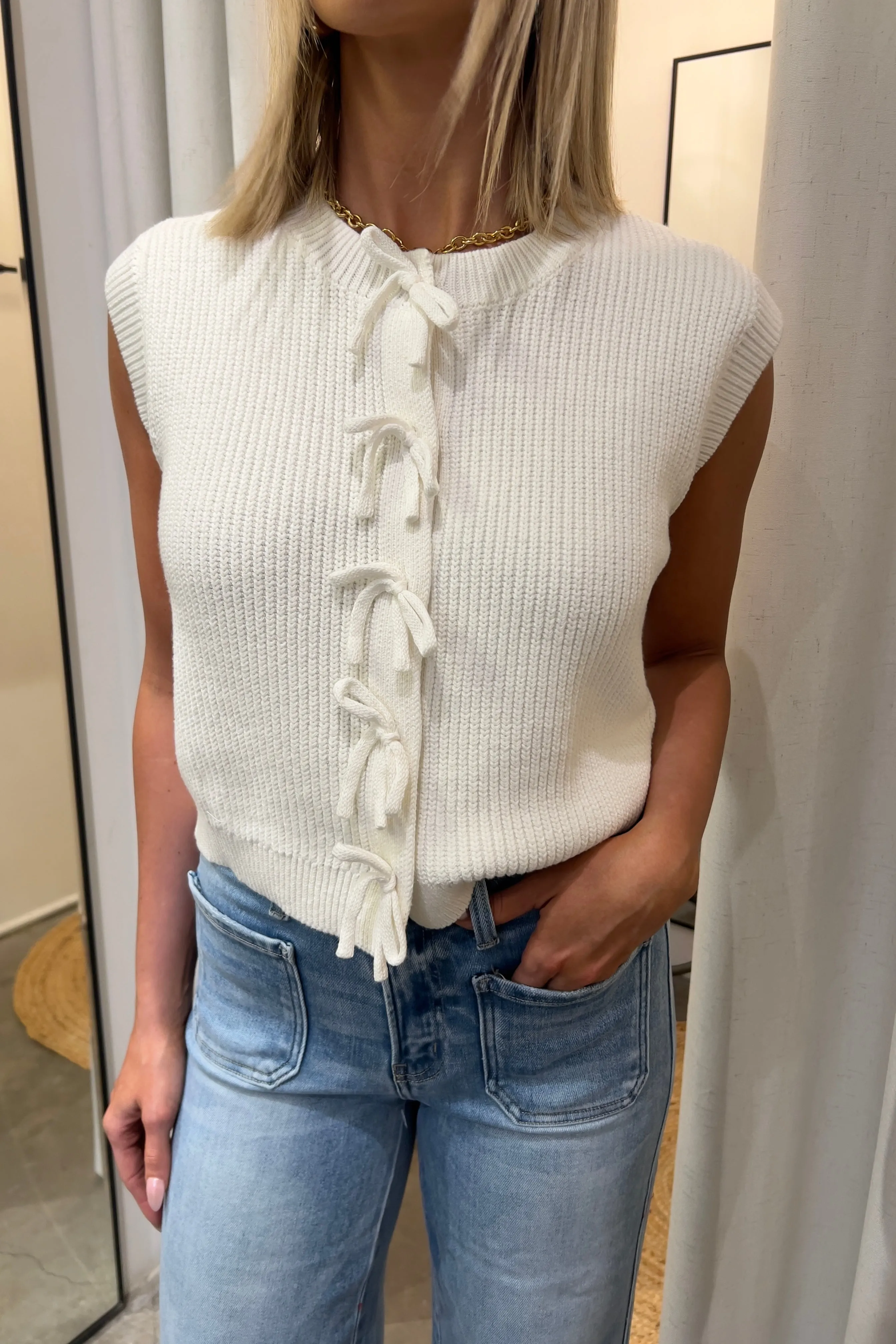 JUNIE IVORY BOW BUTTON KNIT VEST