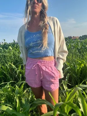 Walk on the sidewalk linen short